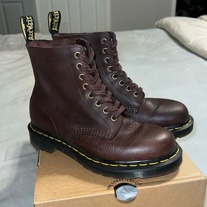 Dr Martens 1460 Pascal boots